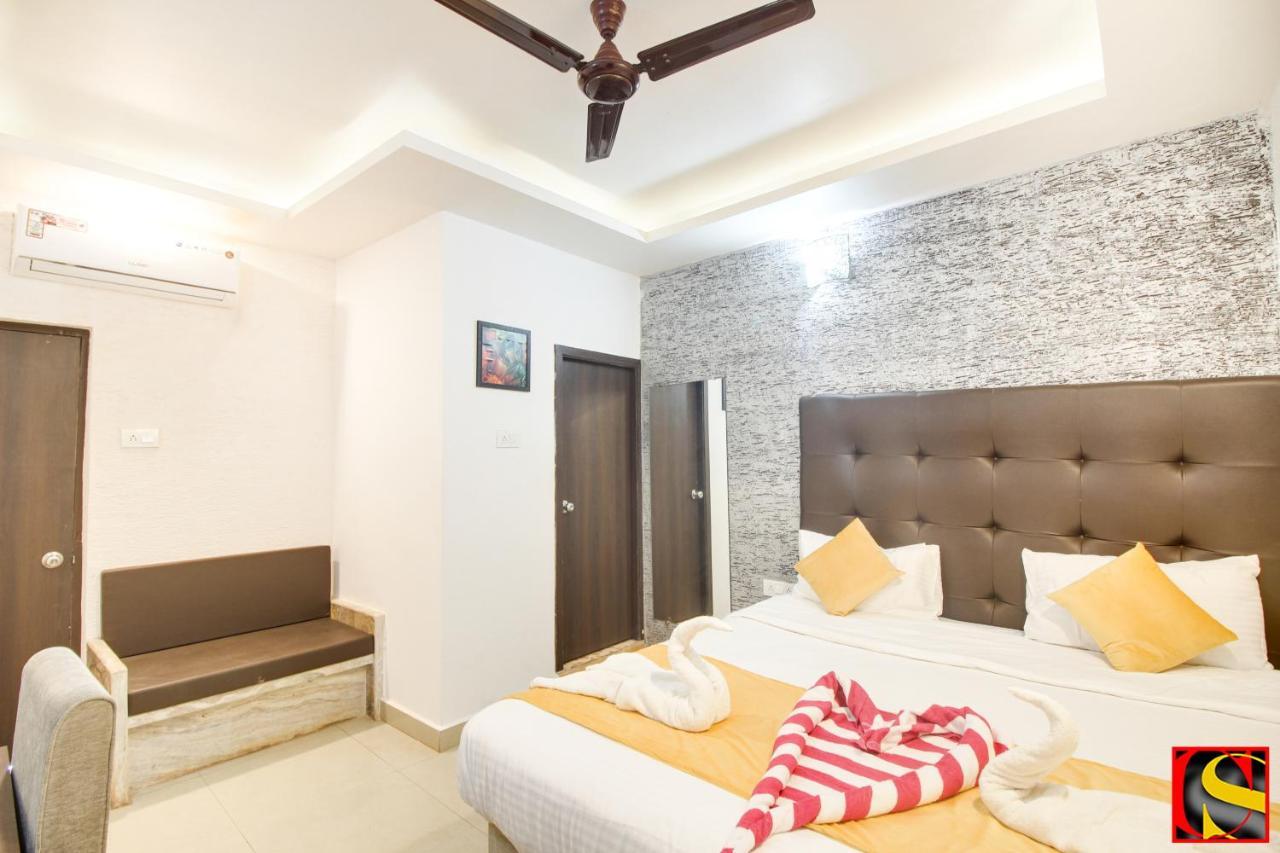 Candolim Sands Hotel Exterior foto